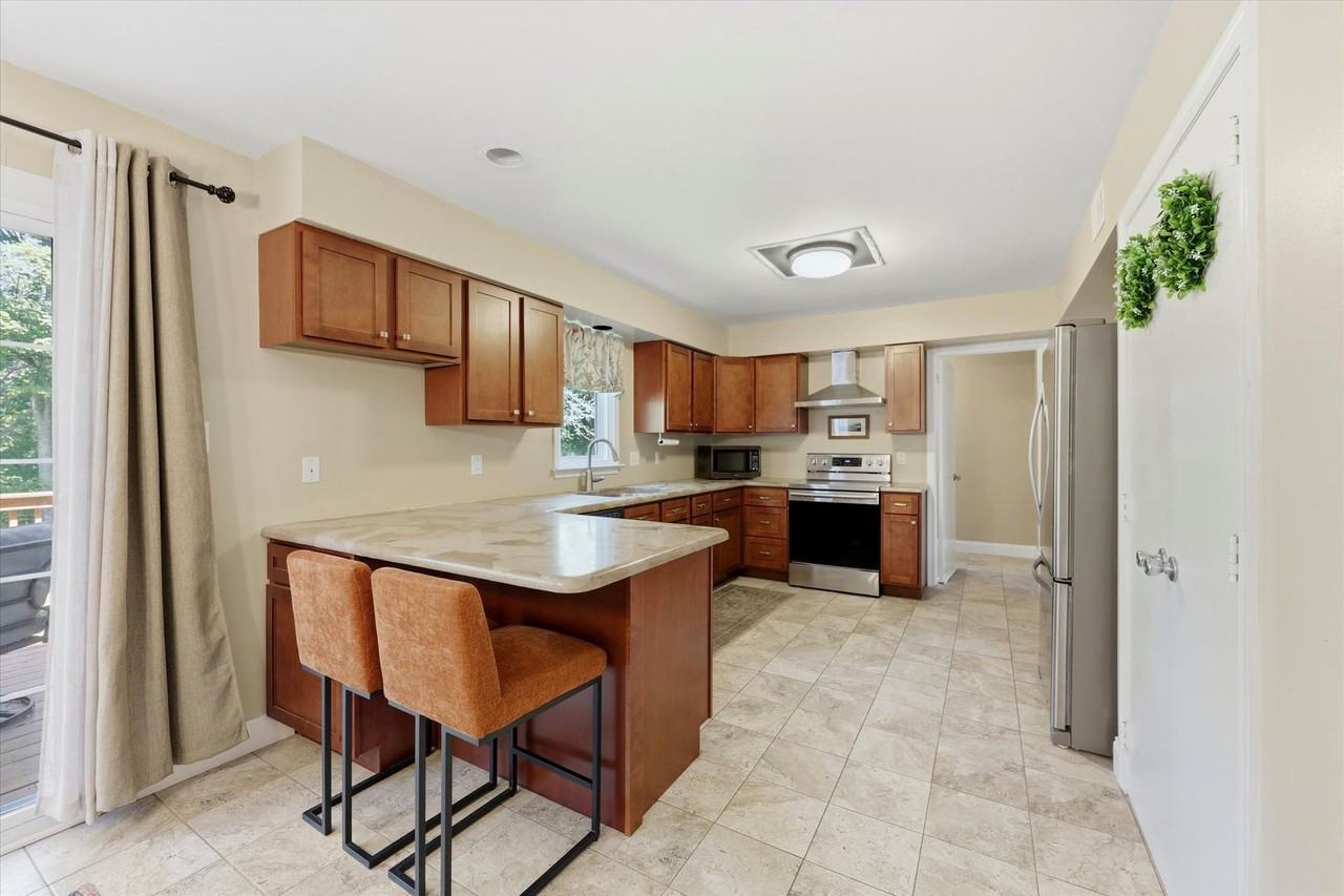 615 W Rosedale Ave - Photo 6 of 24