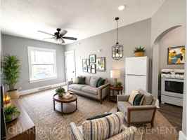 featured image of 316 E 15th St