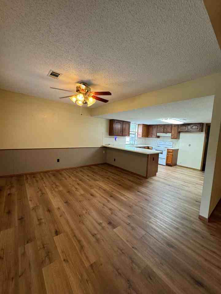 2912 S 100th St - Photo 4 of 14