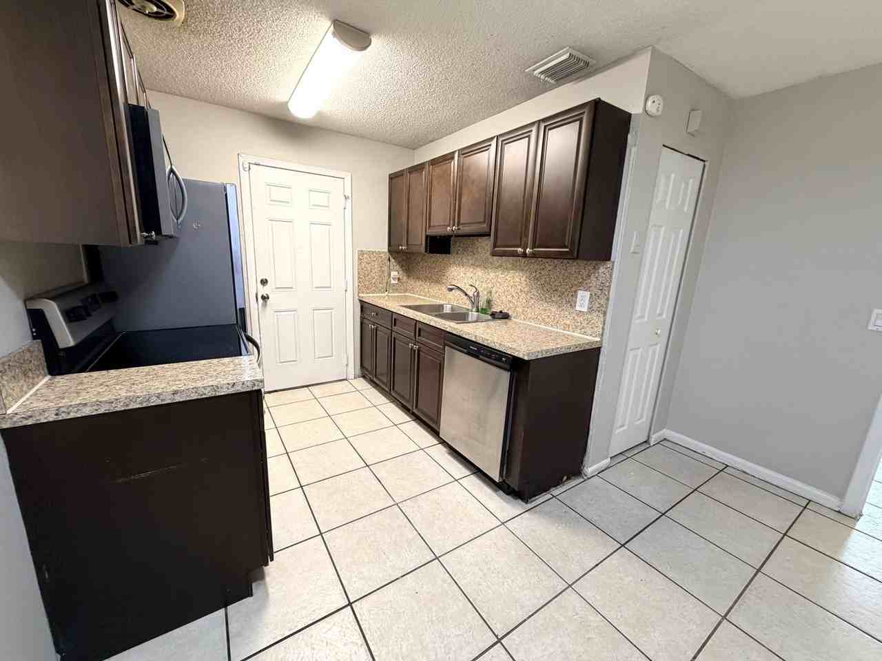 7152 Koleda Dr - Photo 4 of 16