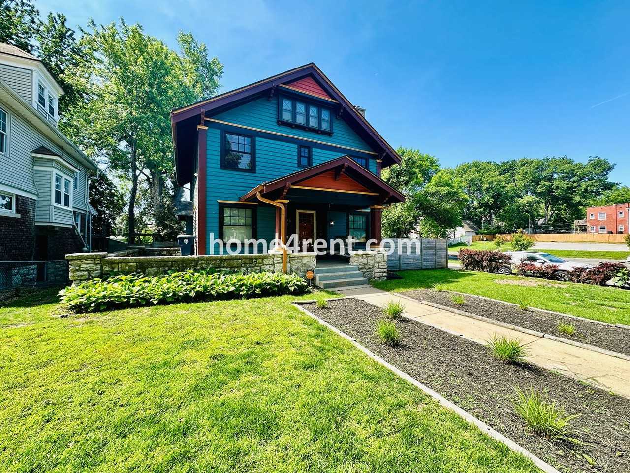 641 W 39th Ter - Photo 2 of 50