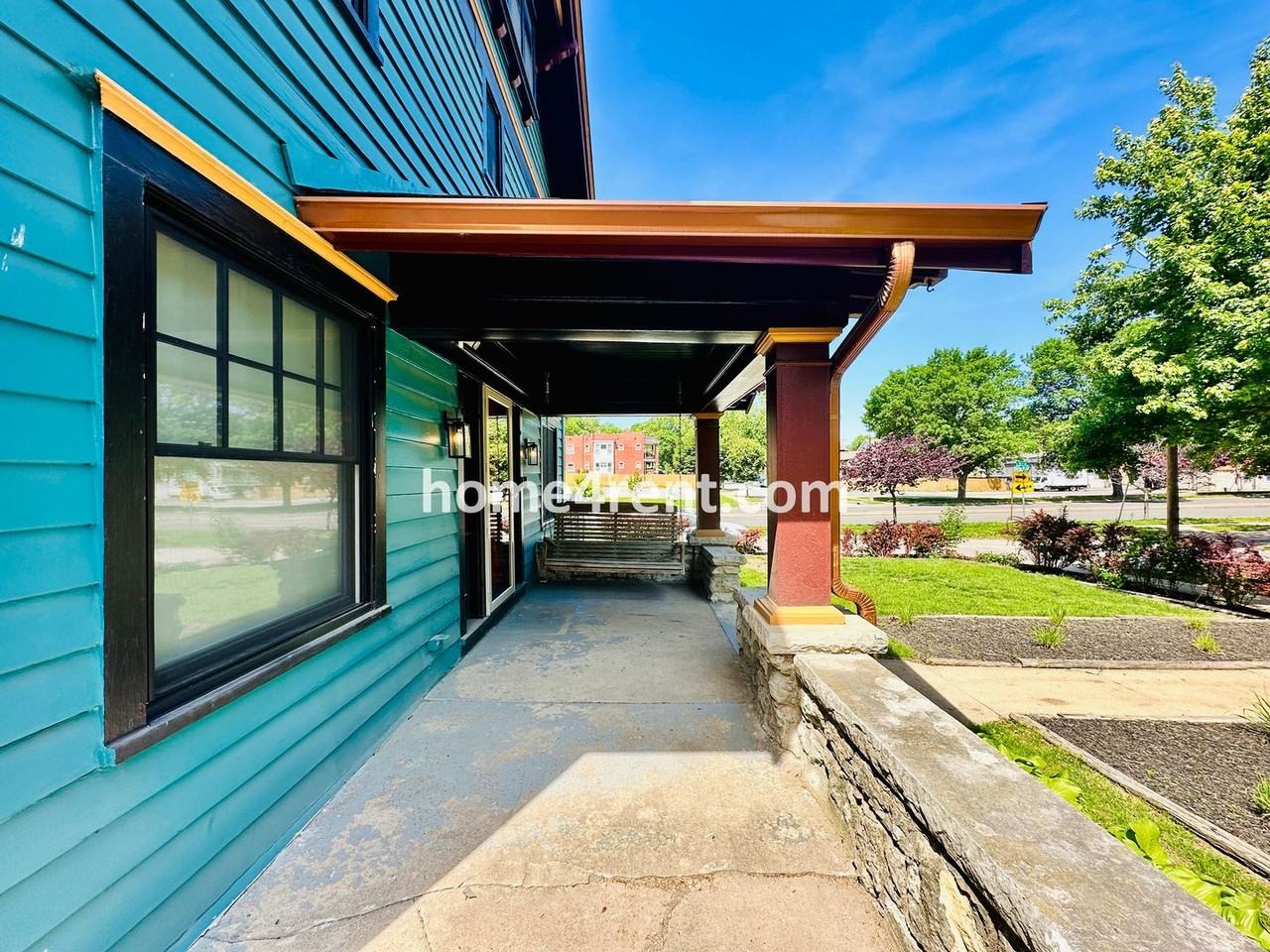 641 W 39th Ter - Photo 4 of 50