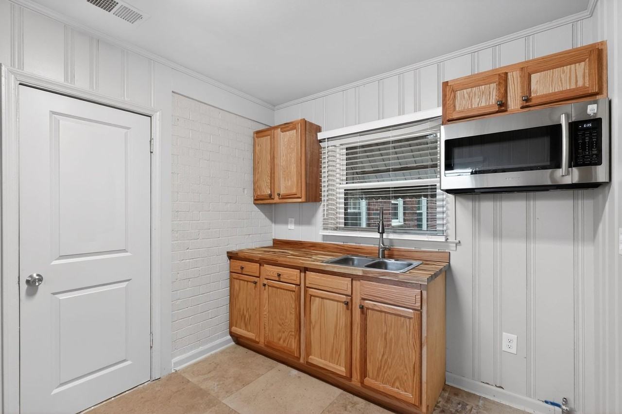 879 Sylvan Pl Sw - Photo 5 of 30