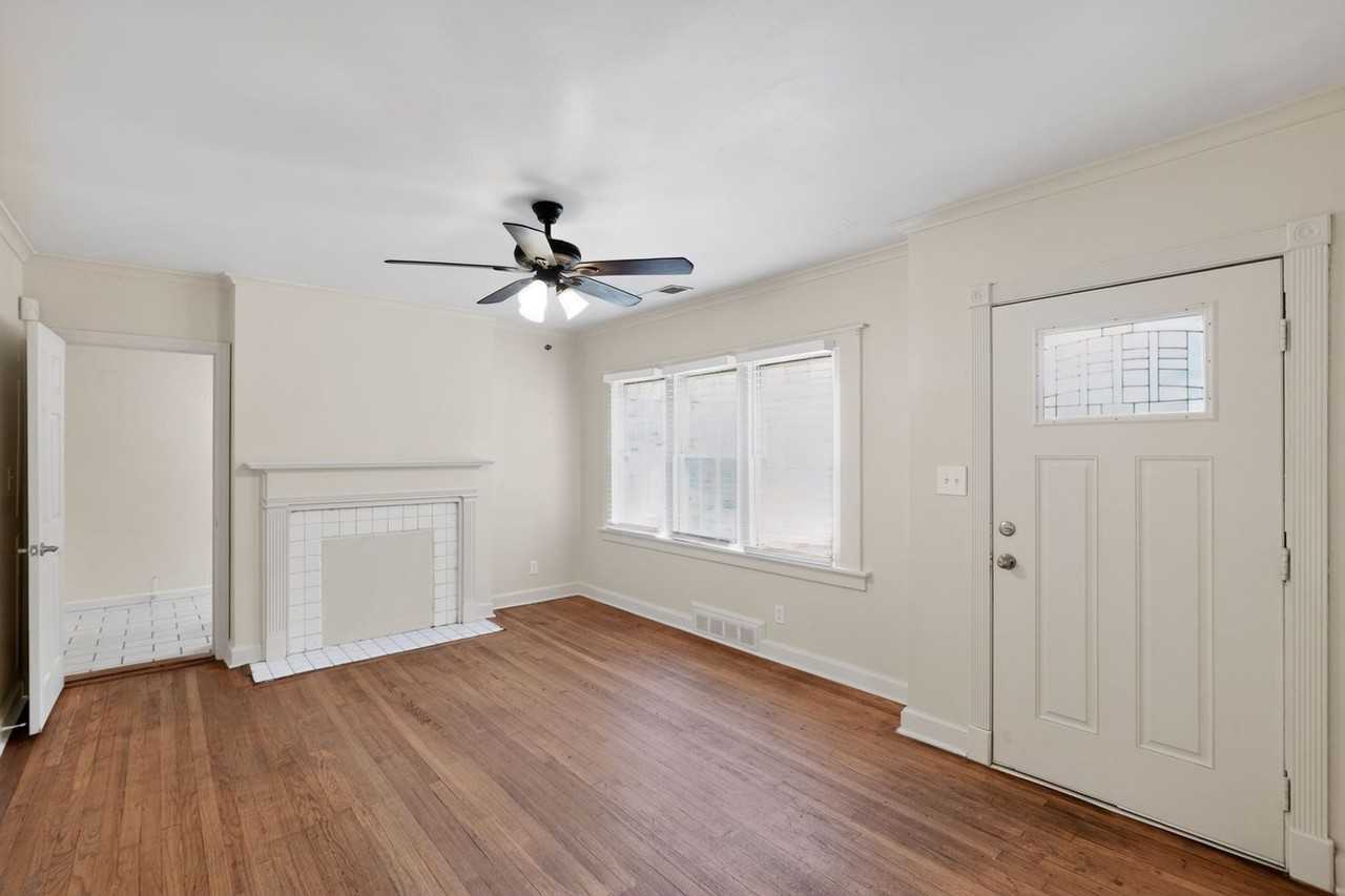 879 Sylvan Pl Sw - Photo 7 of 30