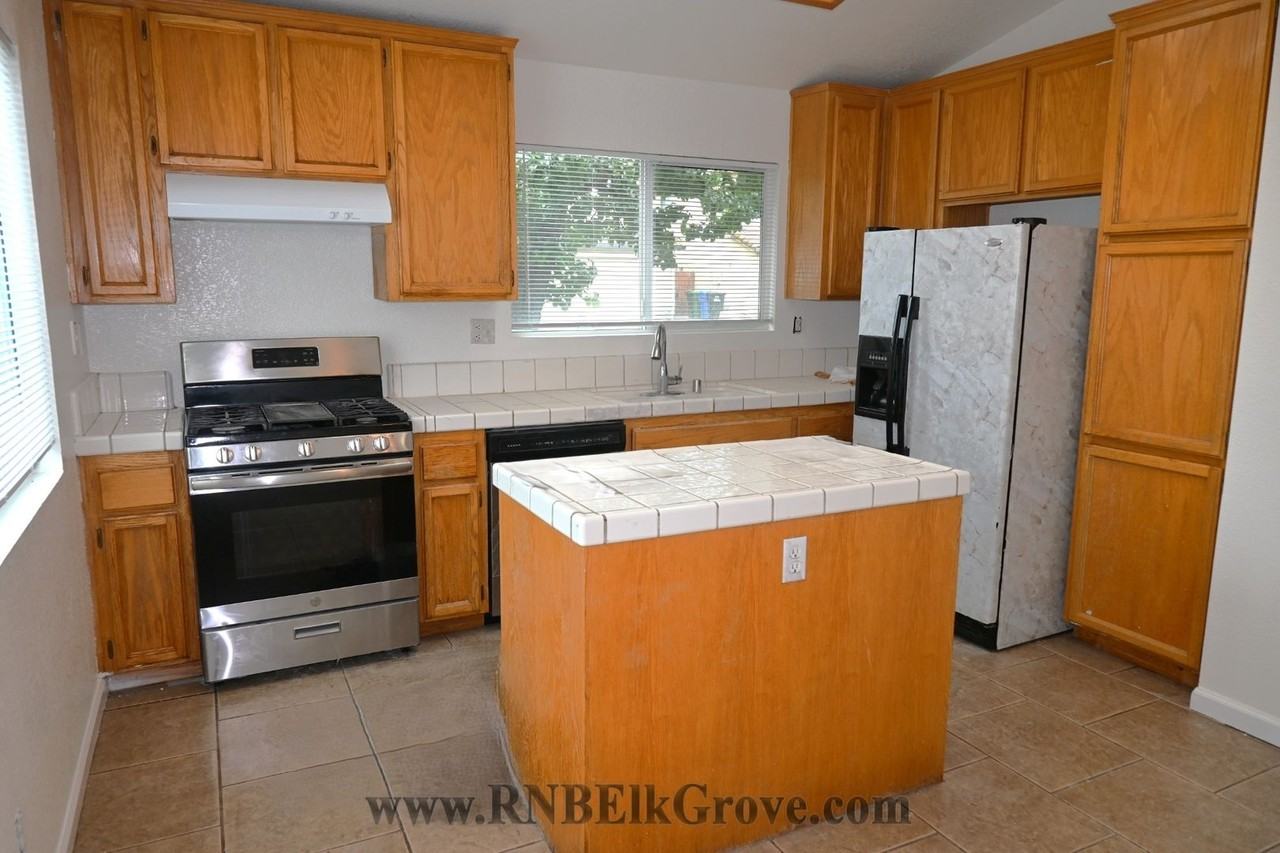 7919 Kindred Ct - Photo 6 of 17