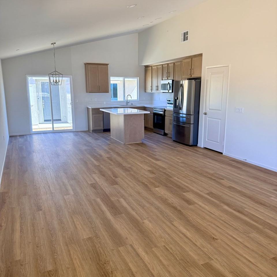 11702 Sebastian St - Photo 6 of 39