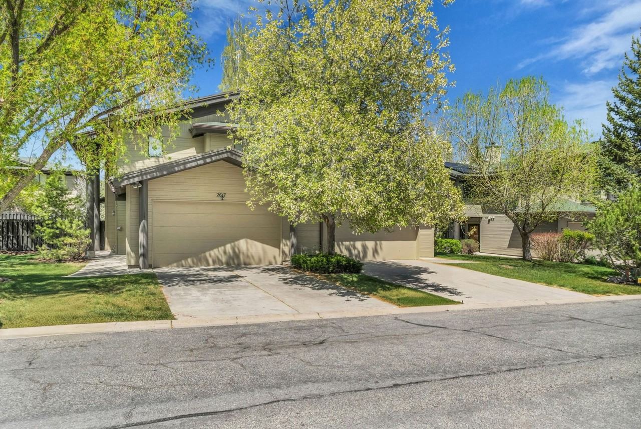 2619 Cottage Loop - Photo 3 of 29