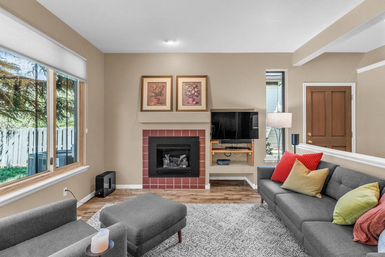 2619 Cottage Loop - Photo 5 of 29