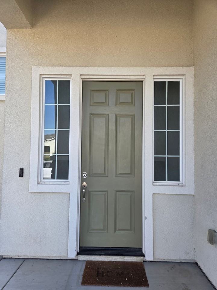 1443 Greenbrier Dr - Photo 3 of 33