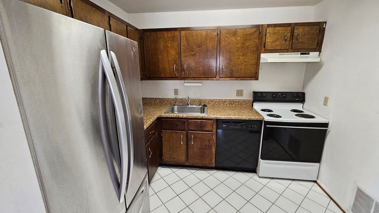 904 Winterstick Pl - Photo 5 of 12