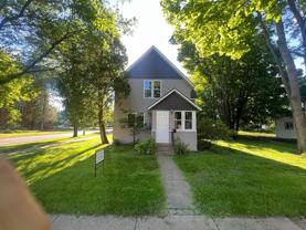 1002 9th St E - Photo 1 of 1