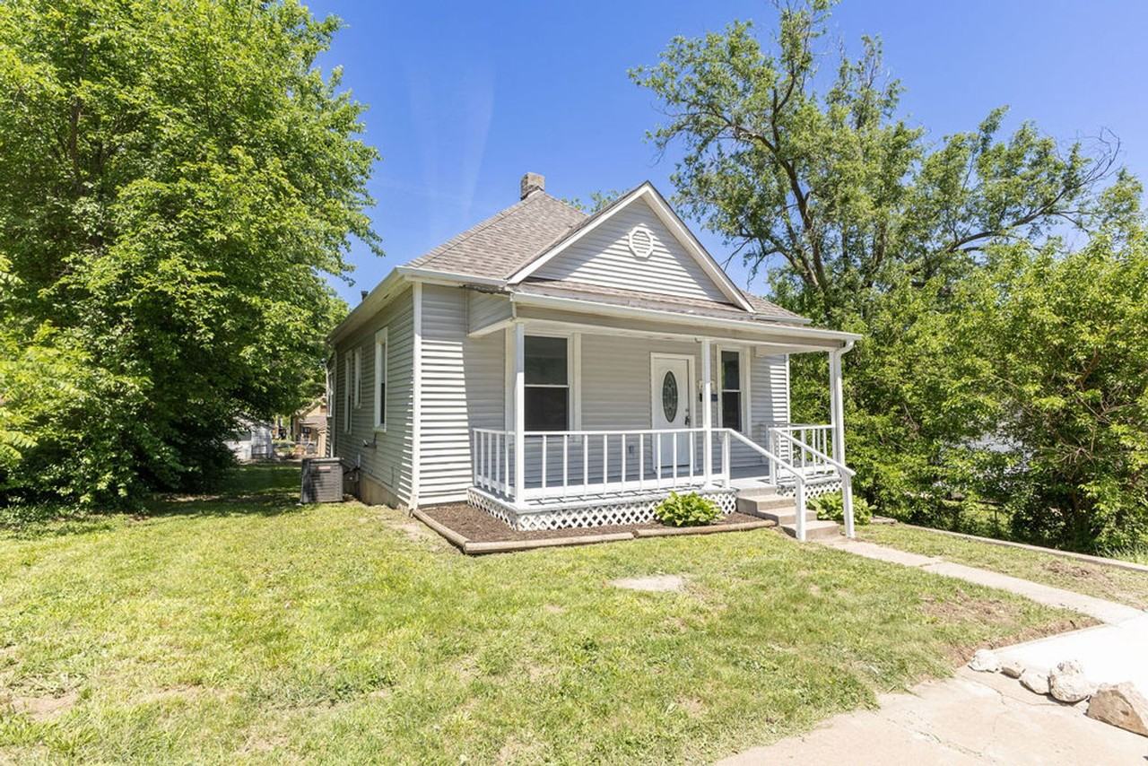 2821 Olive St - Photo 2 of 23