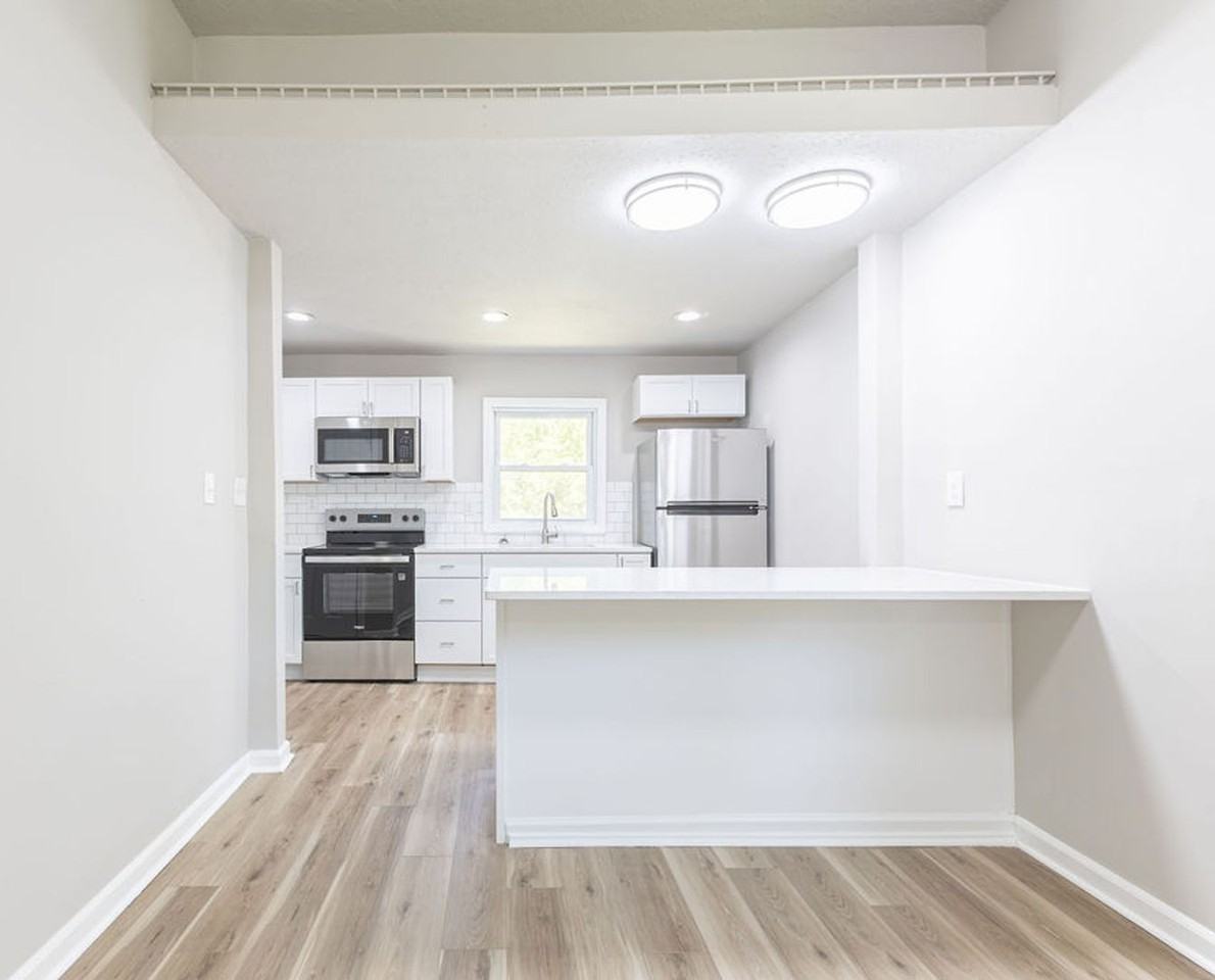 2821 Olive St - Photo 6 of 23
