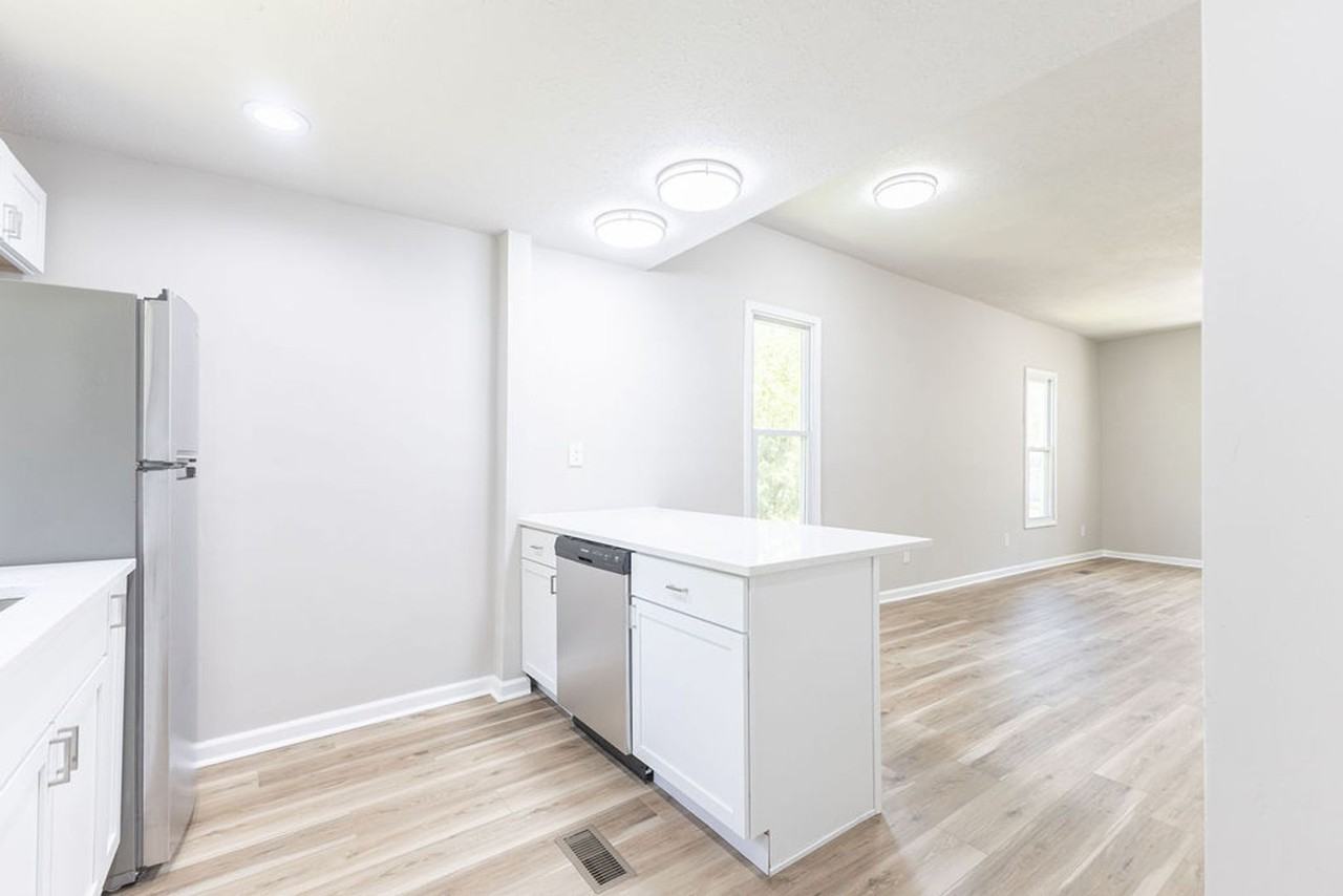 2821 Olive St - Photo 7 of 23