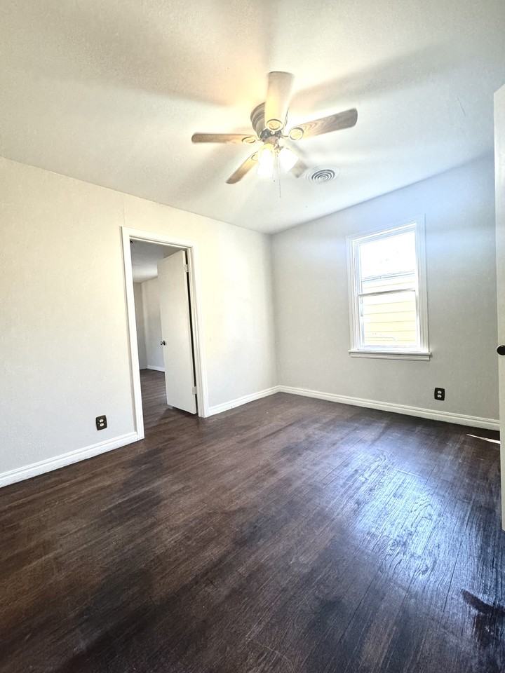 1911 S Roosevelt St #1 - Photo 4 of 9