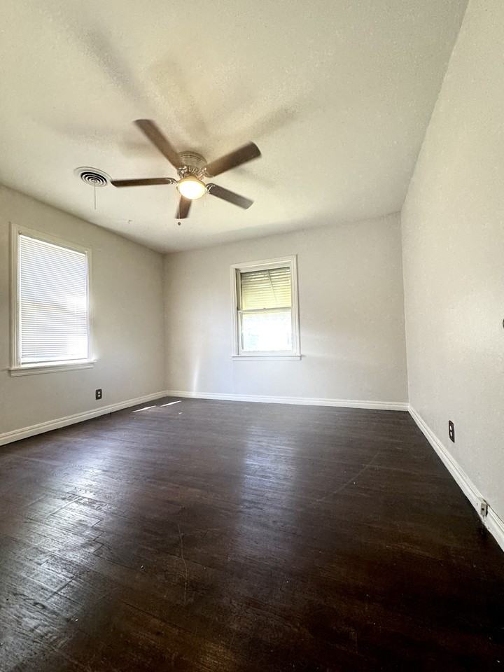 1911 S Roosevelt St #1 - Photo 6 of 9