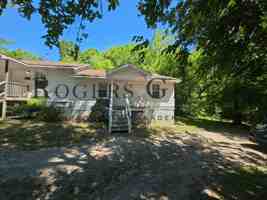 featured image of 923 Arch St