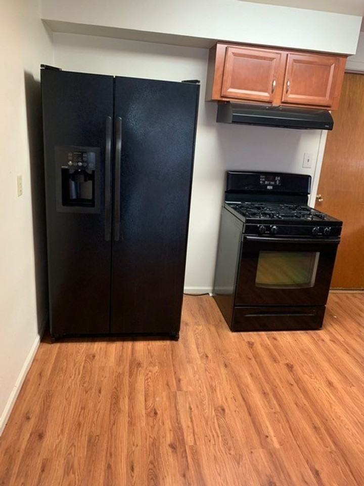 2318 California Ave - Photo 2 of 7