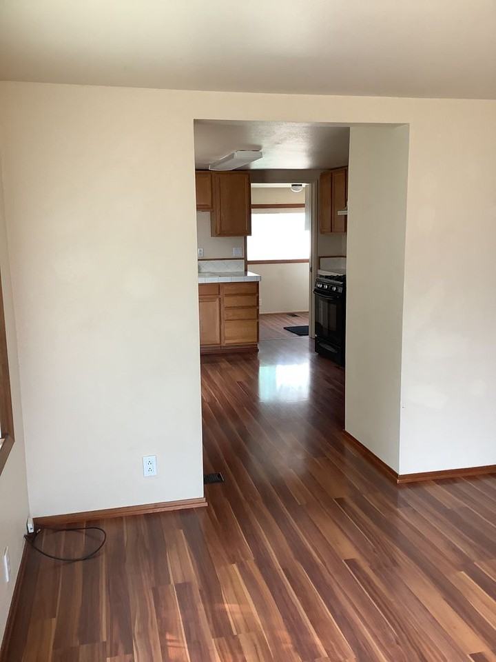 4640 Balsam Dr - Photo 5 of 13