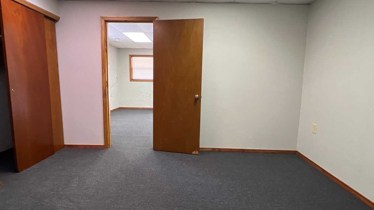 207 Lincoln Dr #207 - Photo 2 of 11