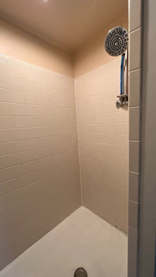 207 Lincoln Dr #207 - Photo 7 of 11