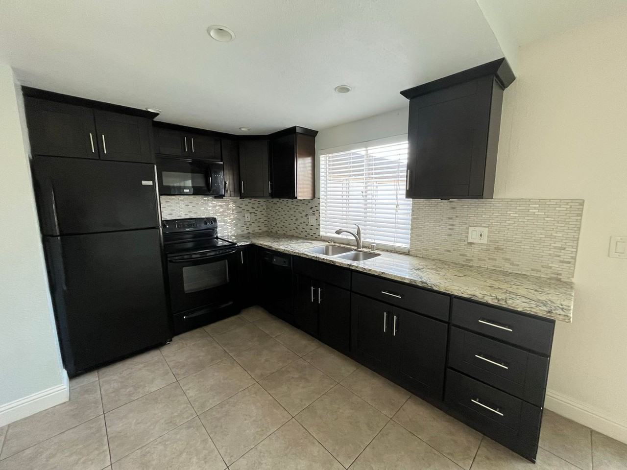 35179 Lido Blvd - Photo 4 of 12