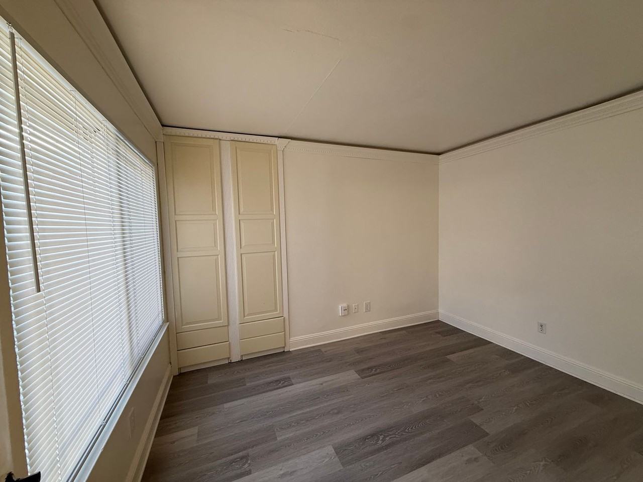 2735 Applewood Dr - Photo 3 of 16