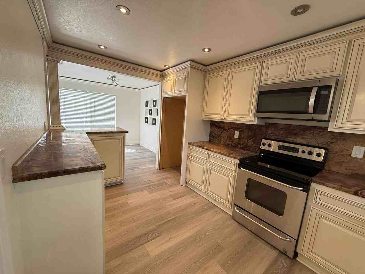 2735 Applewood Dr - Photo 6 of 16