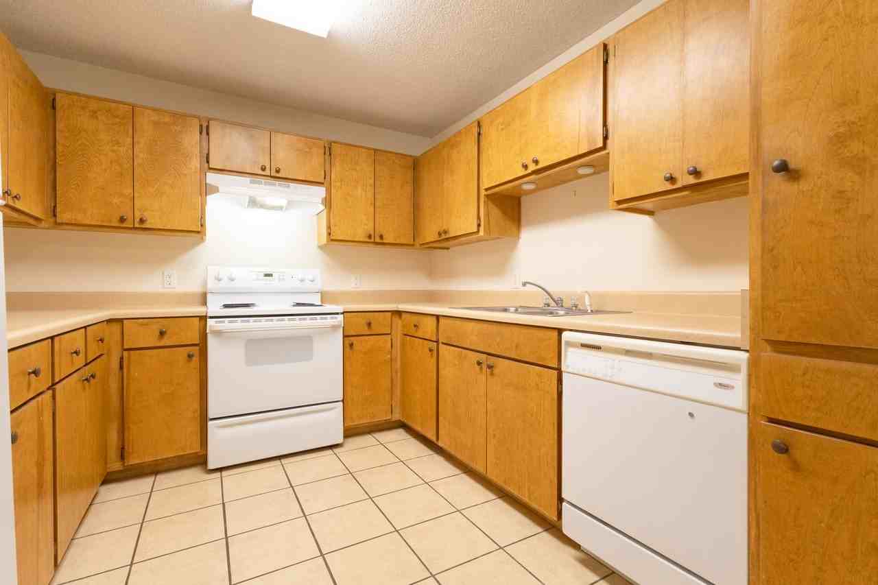 824 Folmar St - Photo 5 of 17