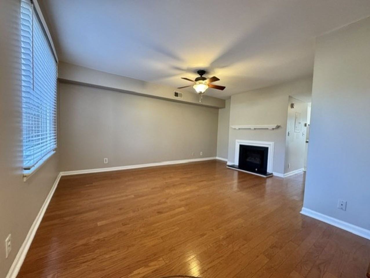 125 Plantation Ct - Photo 5 of 37