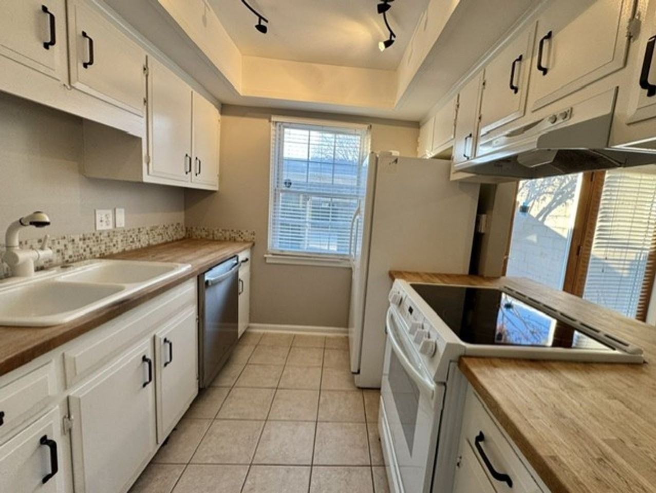 125 Plantation Ct - Photo 7 of 37