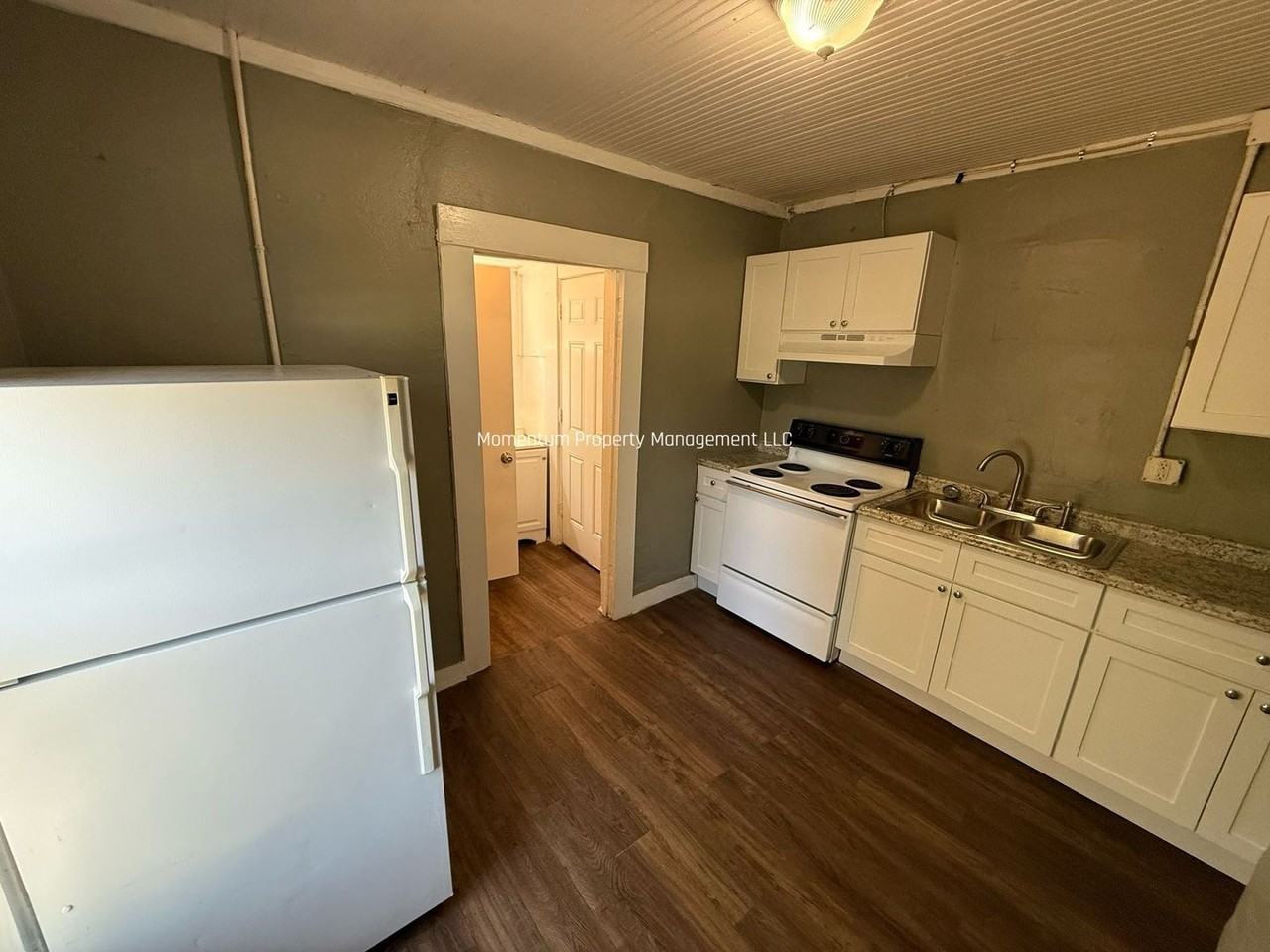 2501 E Chelsea St - Photo 6 of 7