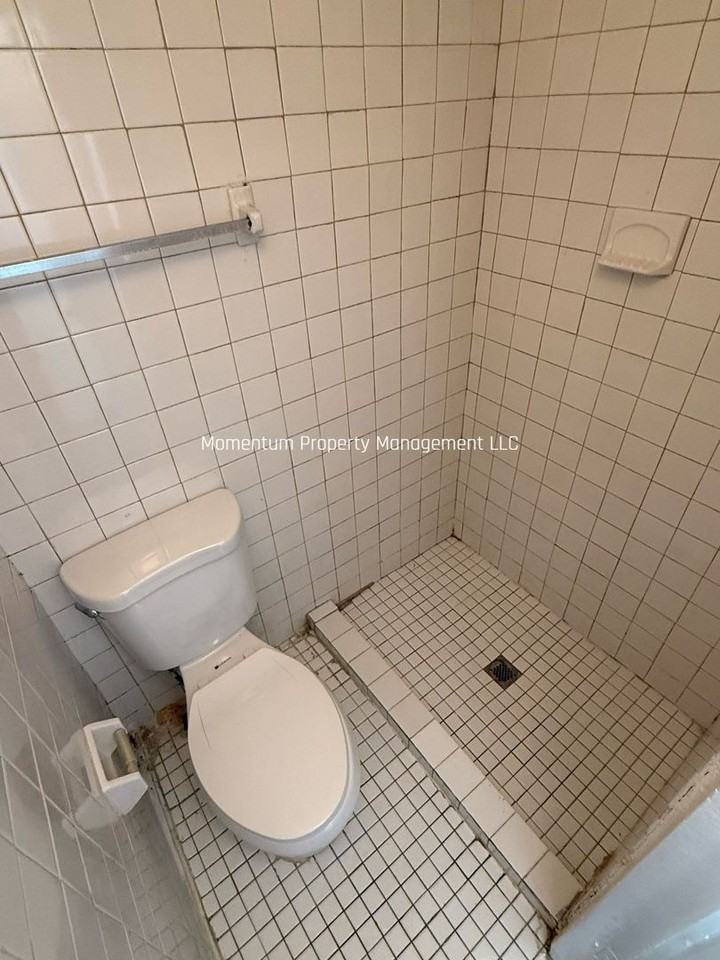 2501 E Chelsea St - Photo 7 of 7