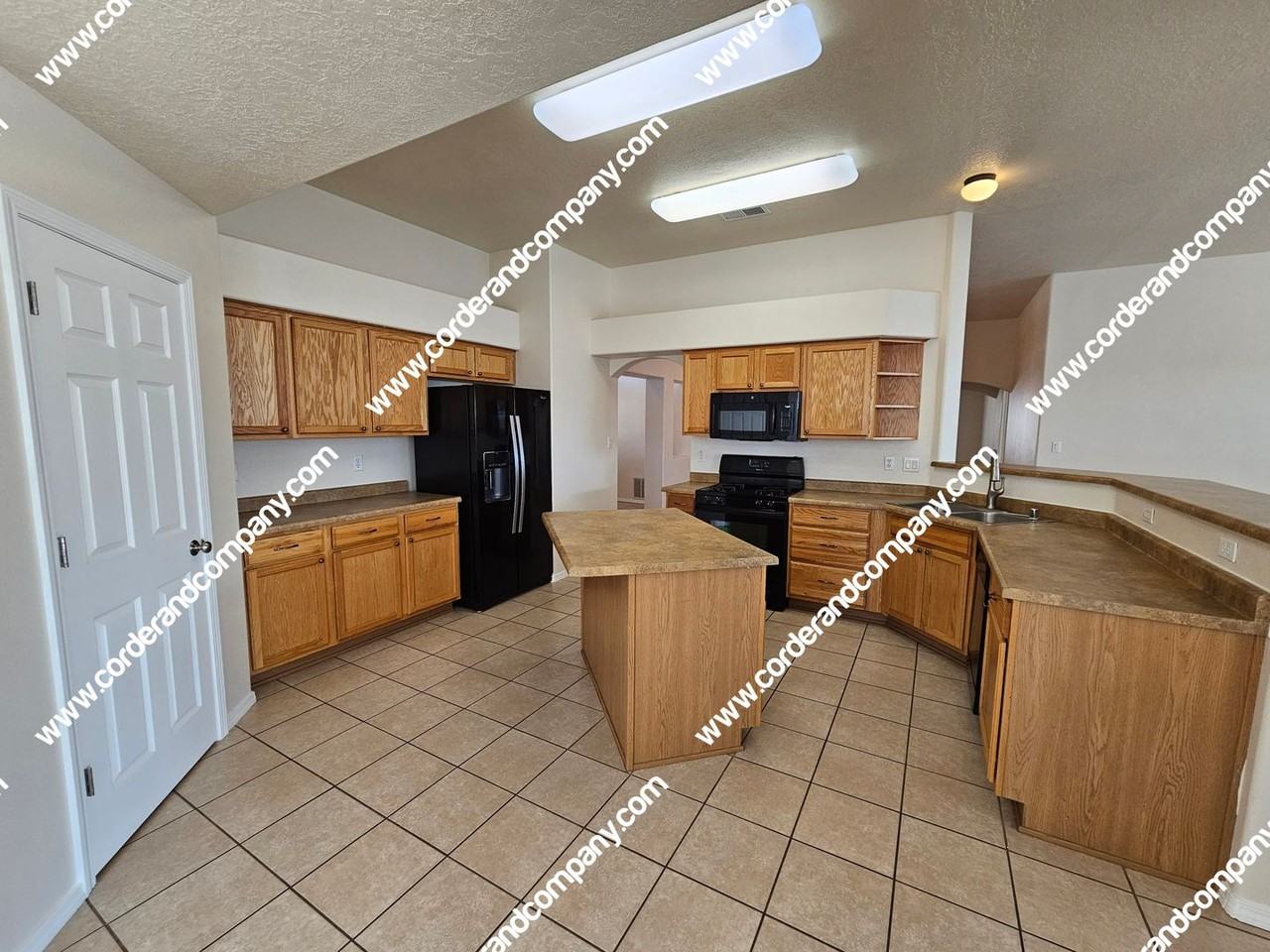 1416 Monterrey Rd Ne - Photo 2 of 21