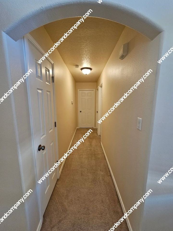 1416 Monterrey Rd Ne - Photo 7 of 21