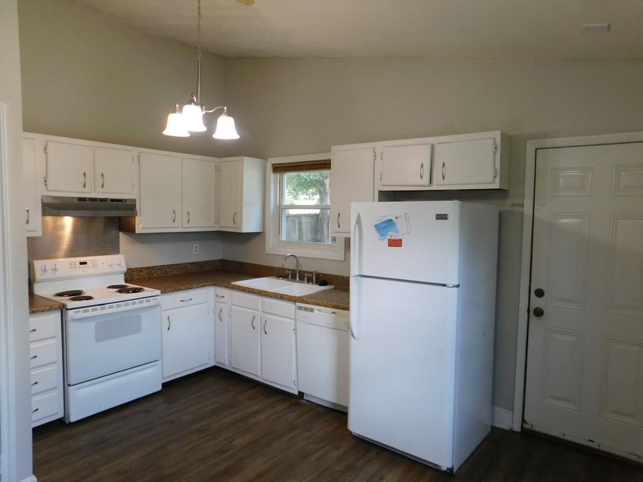 226 Webb Blvd - Photo 4 of 14