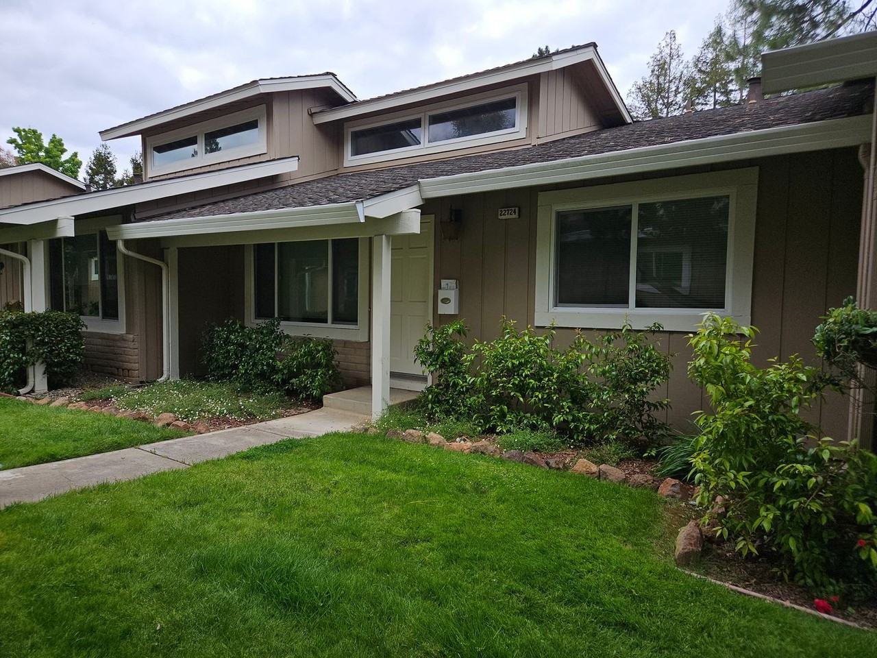 22724 Majestic Oak Way - Photo 2 of 10