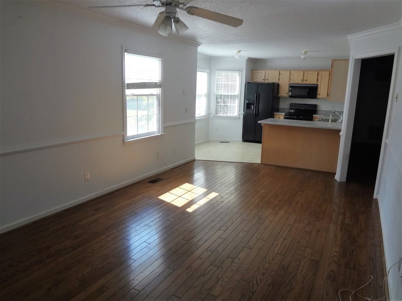 2049 Fieldale Pl - Photo 2 of 7