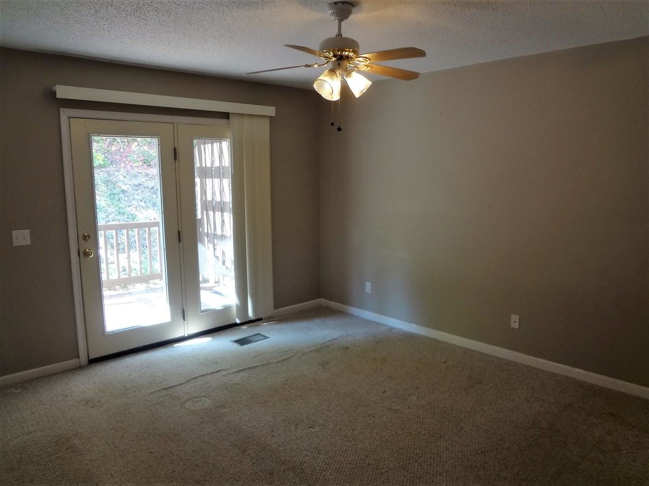 2049 Fieldale Pl - Photo 5 of 7