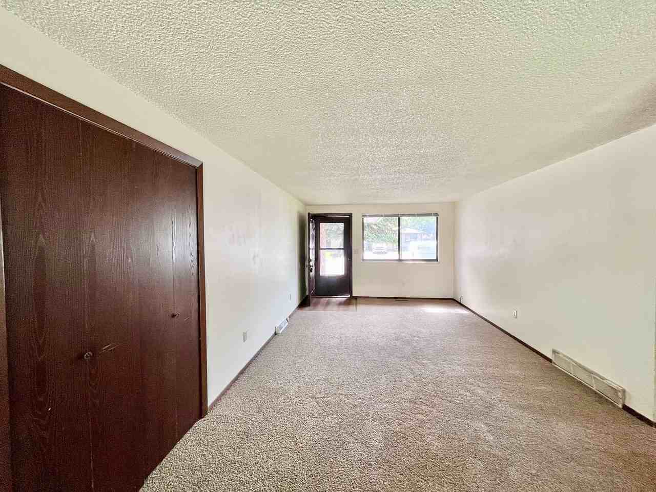 3144 White Elm Ct - Photo 4 of 15
