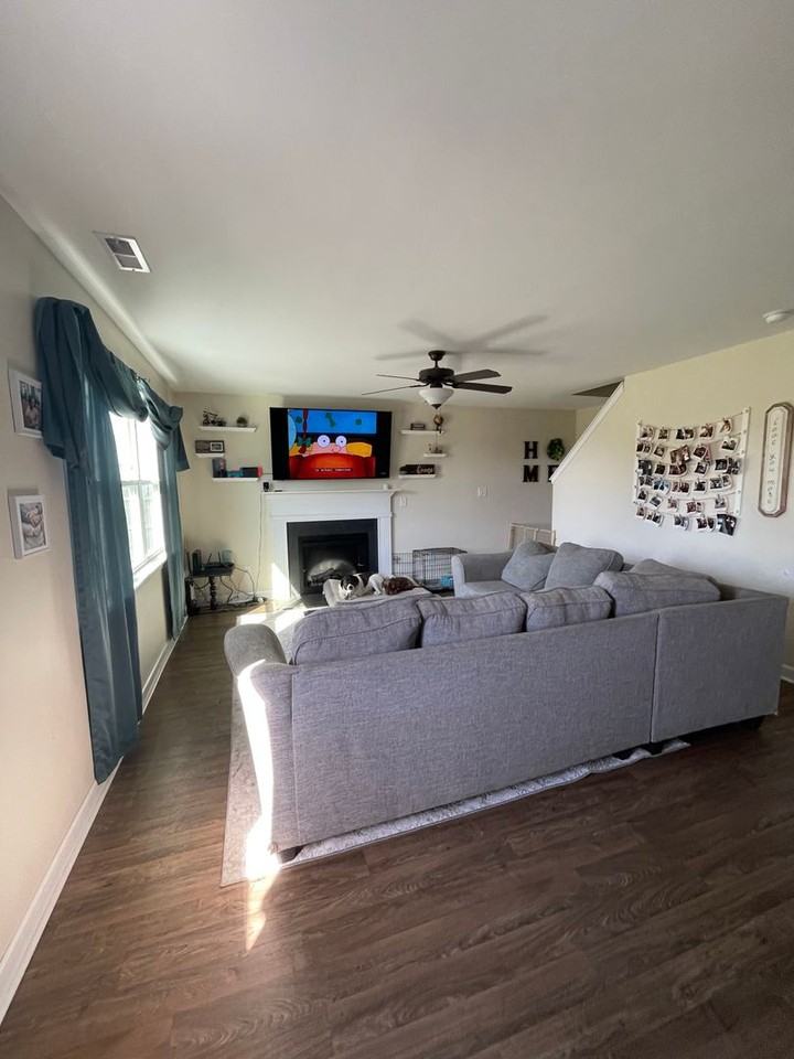 216 Holly Grove Ct E - Photo 2 of 14