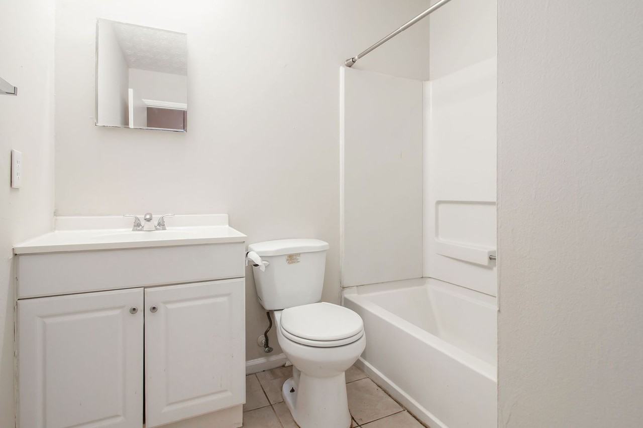 3470 Framingham Dr - Photo 4 of 23