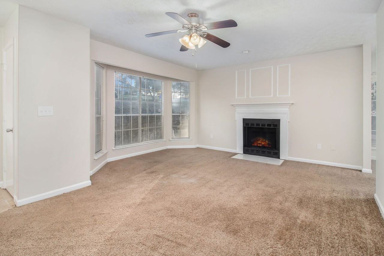 3470 Framingham Dr - Photo 6 of 23