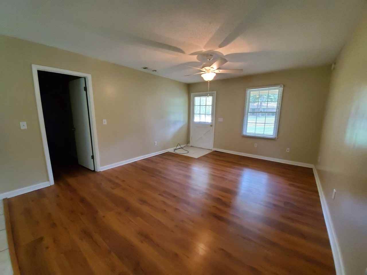 105 Springdale Rd - Photo 3 of 21