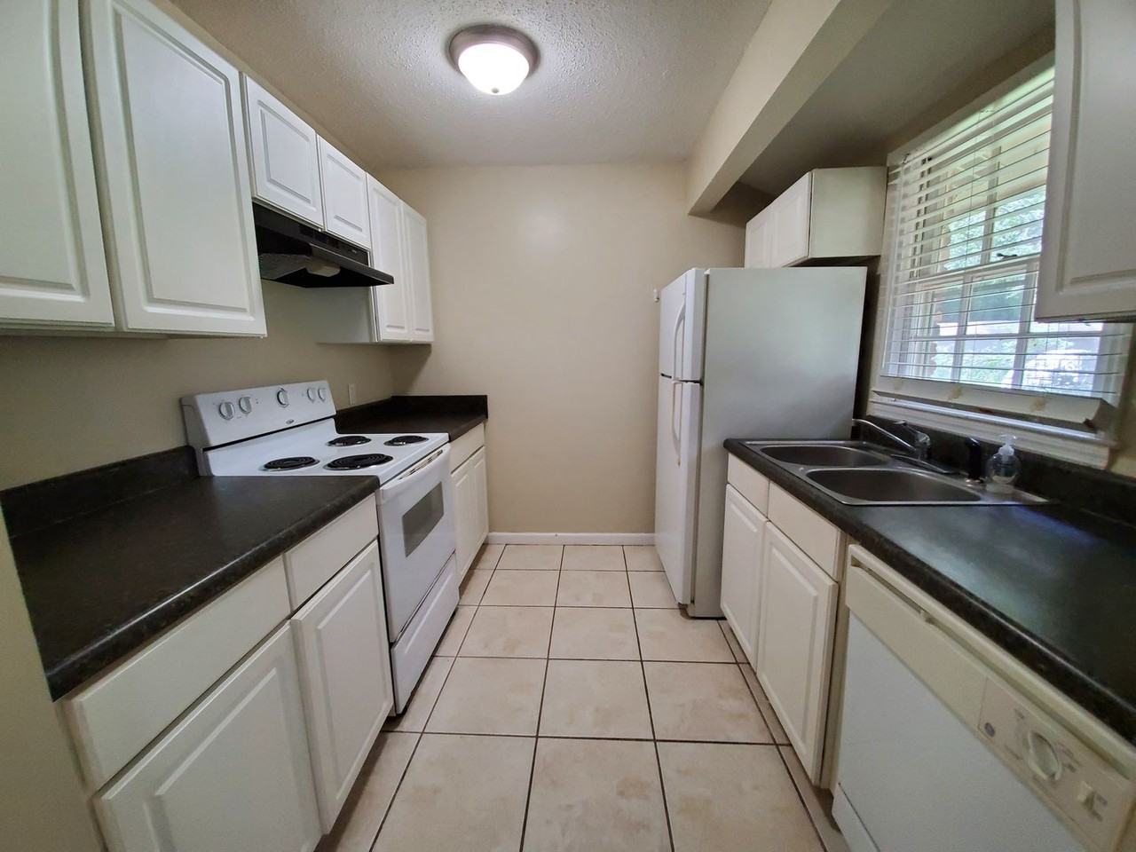 105 Springdale Rd - Photo 7 of 21