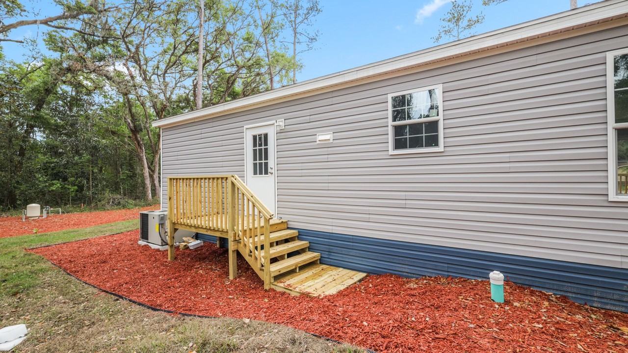 7086 Hilton Dr - Photo 3 of 28
