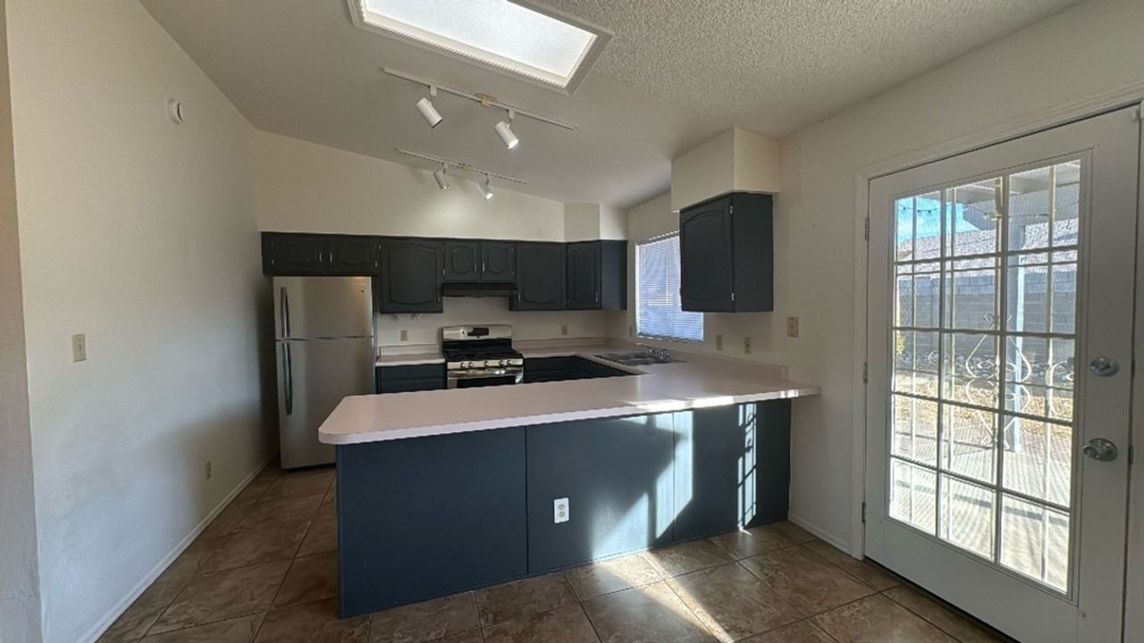 2628 Canyon View Dr - Photo 4 of 17