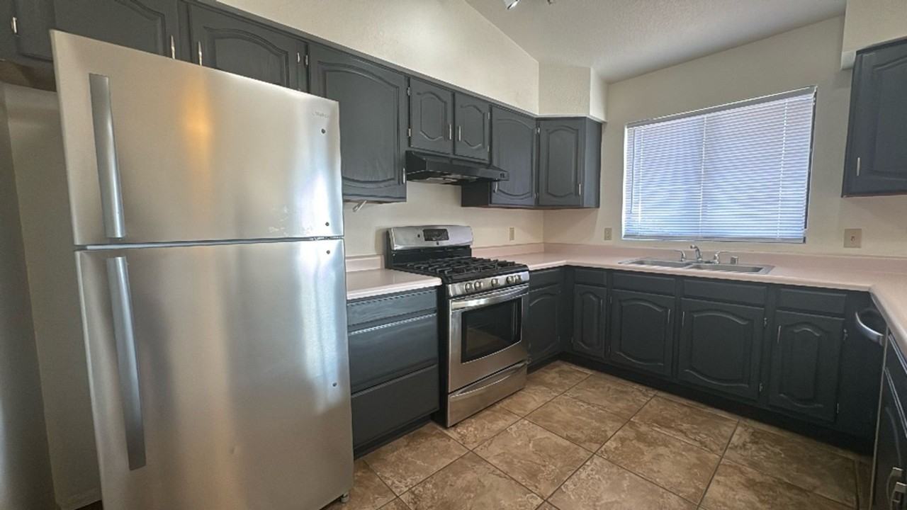 2628 Canyon View Dr - Photo 5 of 17