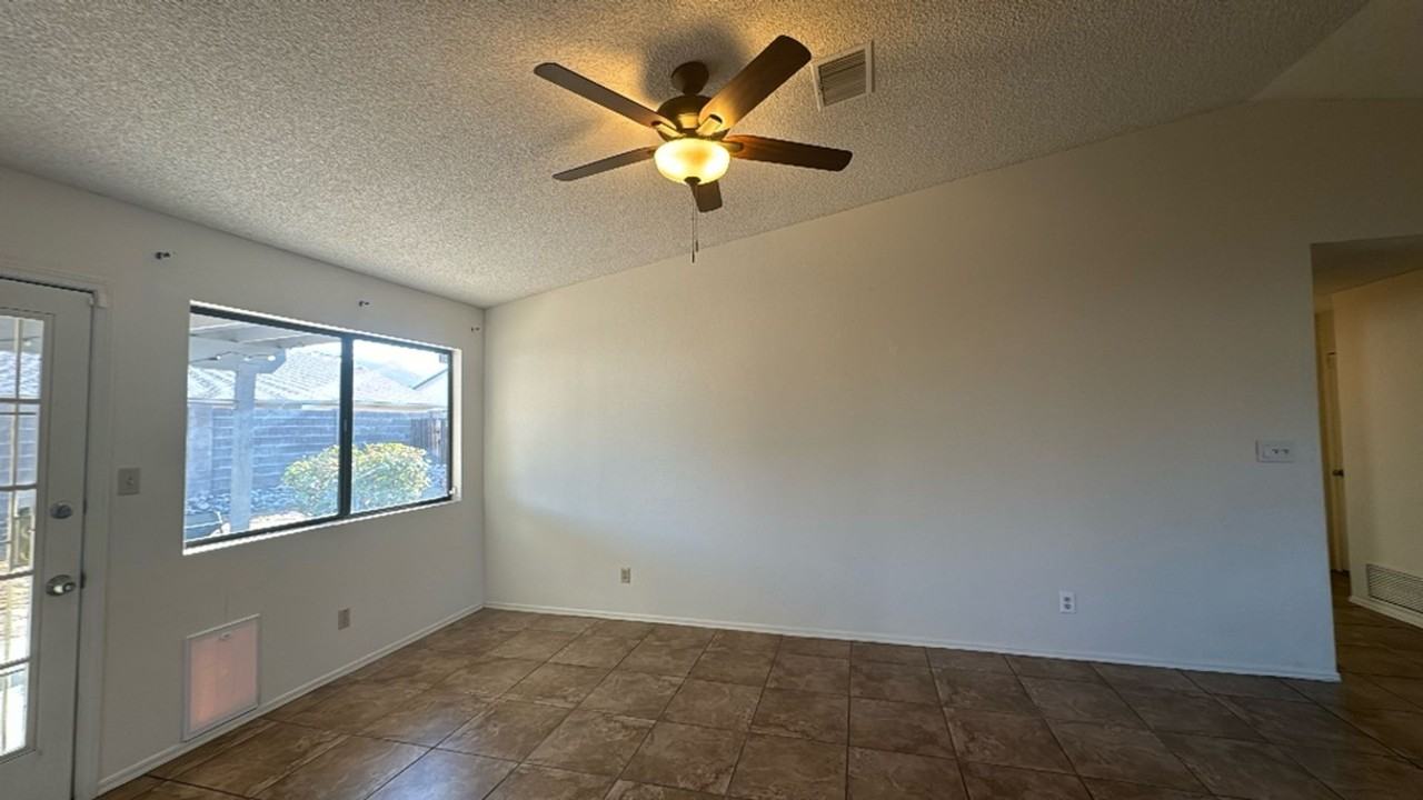 2628 Canyon View Dr - Photo 6 of 17