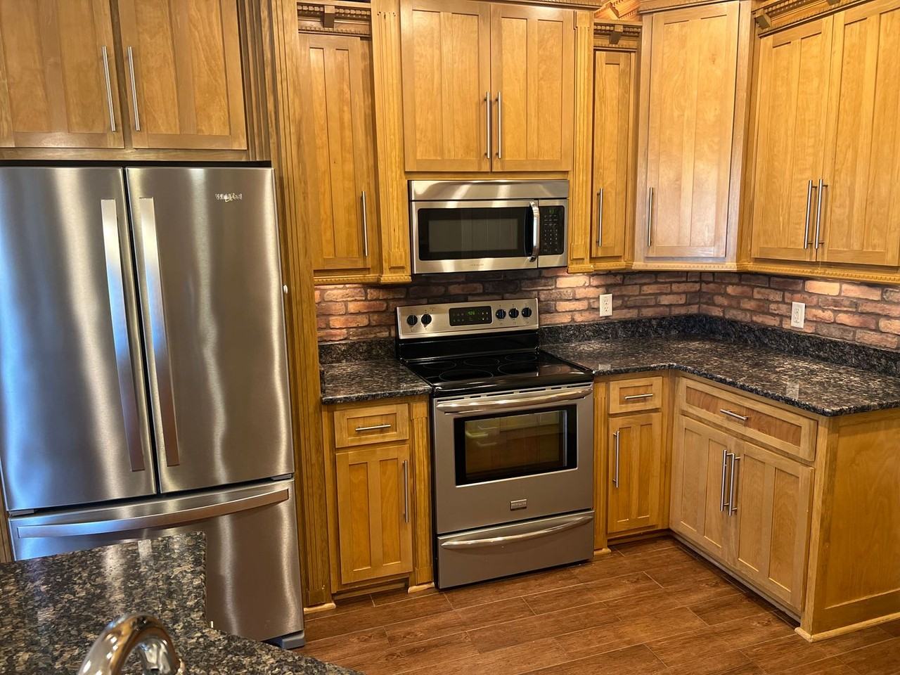405 Turtleback Trl - Photo 2 of 15